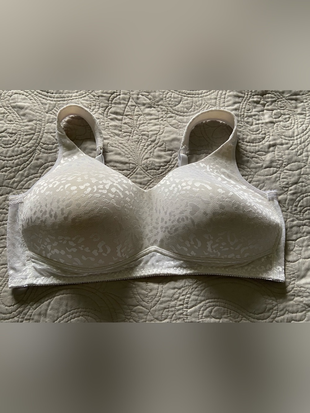 Rhonda Shear wireless pull on bra size 3X